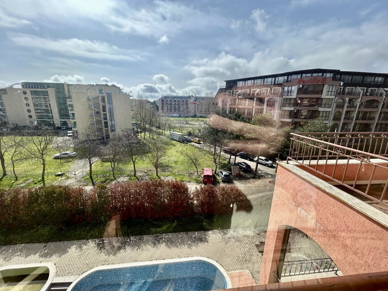 One-bedroom apartment in the central part of Sunny Beach with pool view