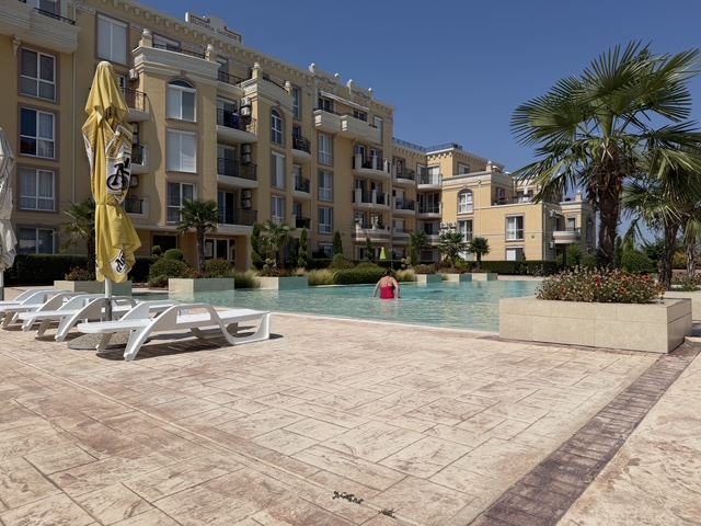 Cozy one-bedroom apartment with a huge terrace in Ravda – your own private space by the sea