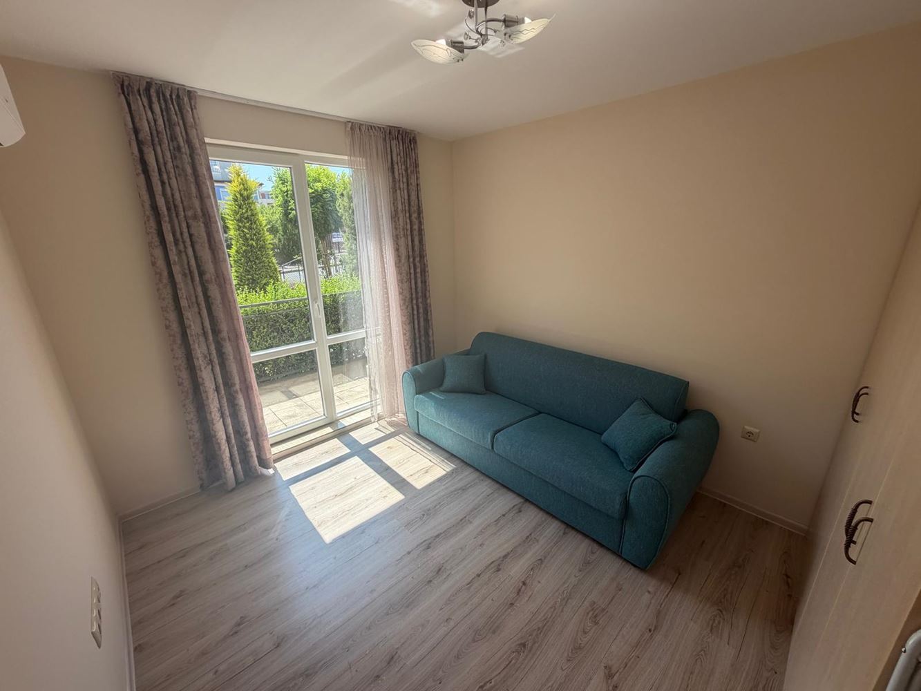 Cozy one-bedroom apartment with a huge terrace in Ravda – your own private space by the sea