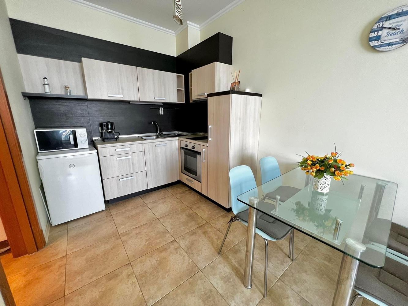 One-bedroom apartment on the first line with sea view in Nessebar, 500 m from the Old Town