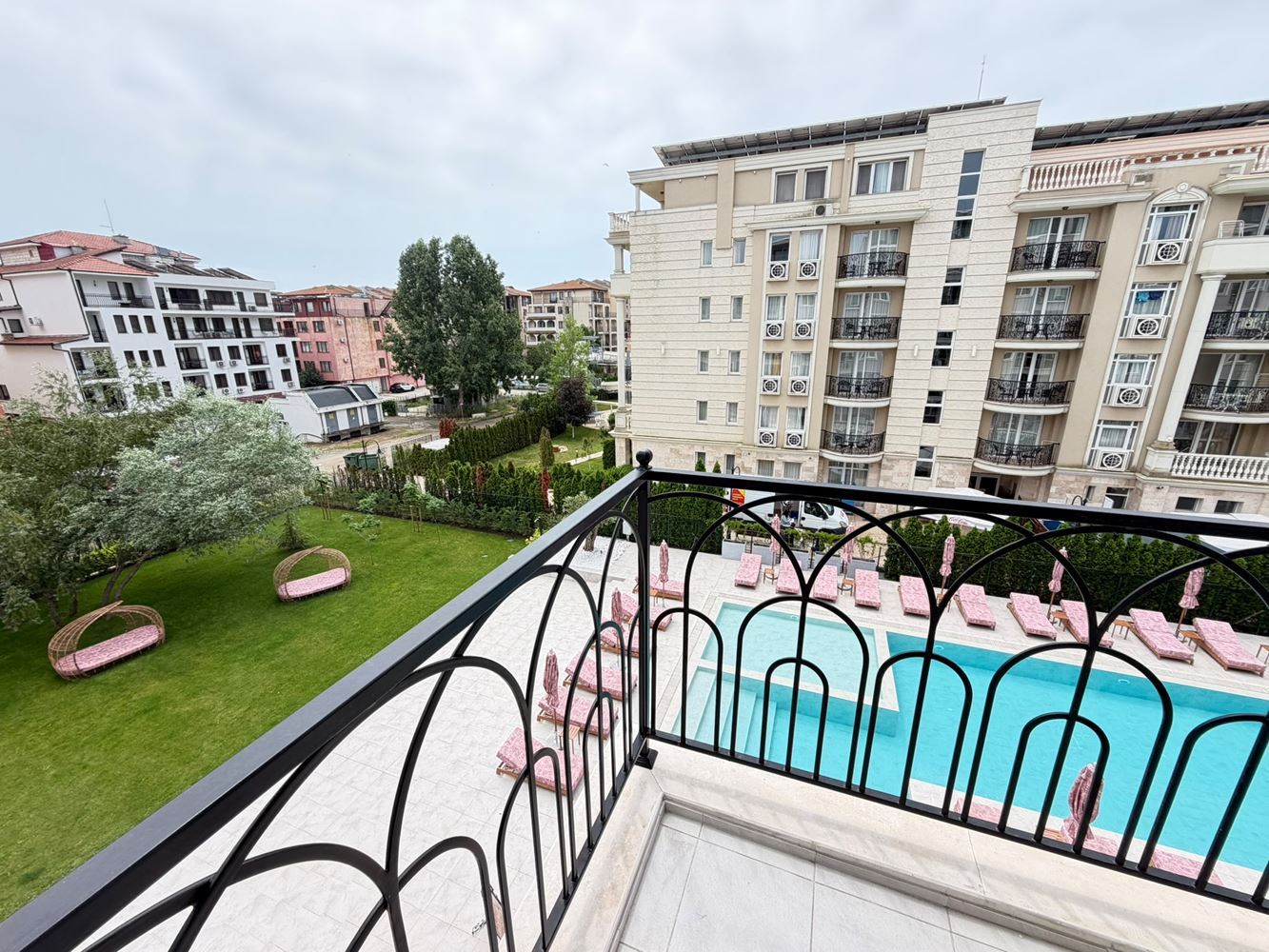Sunny Beach – Cozy Two-Bedroom Apartment with South Exposure and Beautiful Pool View