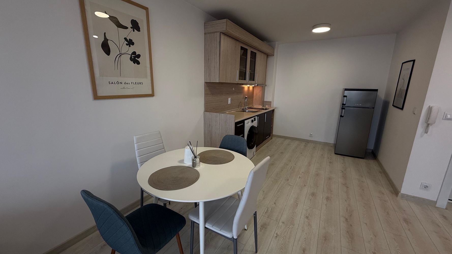 Spacious and Modern One-Bedroom Apartment with Full Amenities in Pomorie