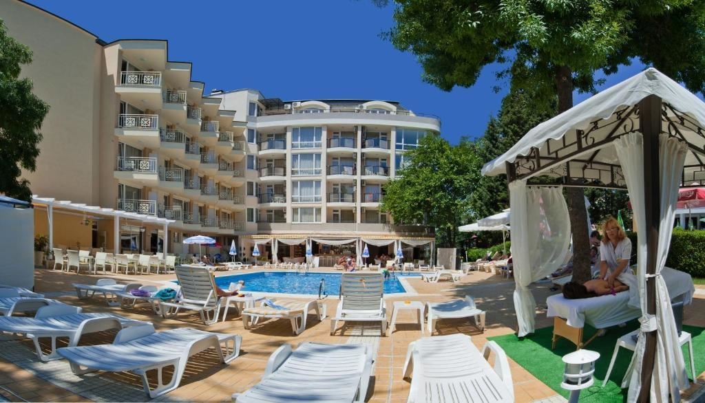 One-Bedroom Apartment 300 m from the Sea in Sunny Beach – Excellent Investment by the Sea
