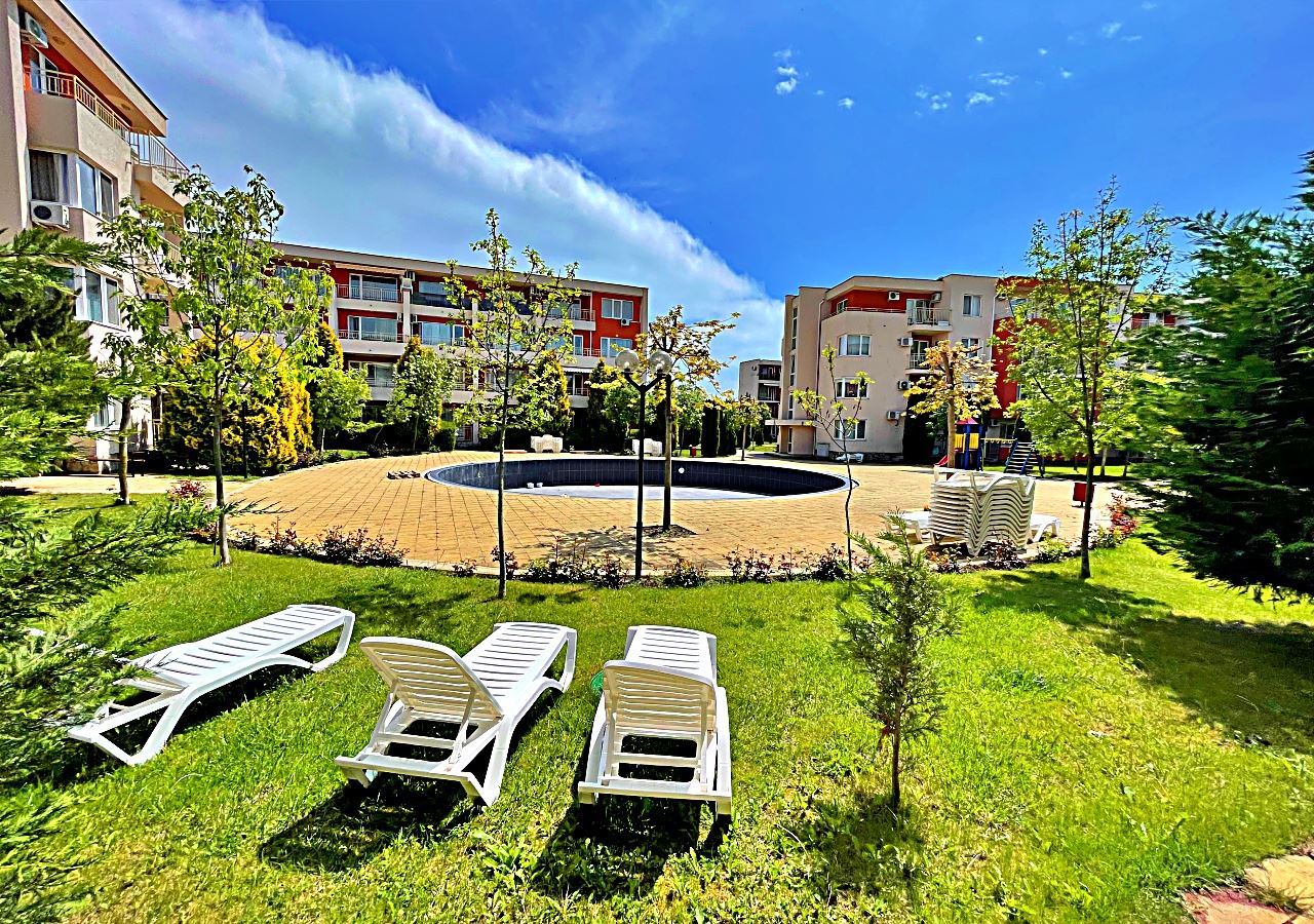 Spacious one-bedroom apartment in a green oasis in Sunny Beach – ideal for holiday and investment