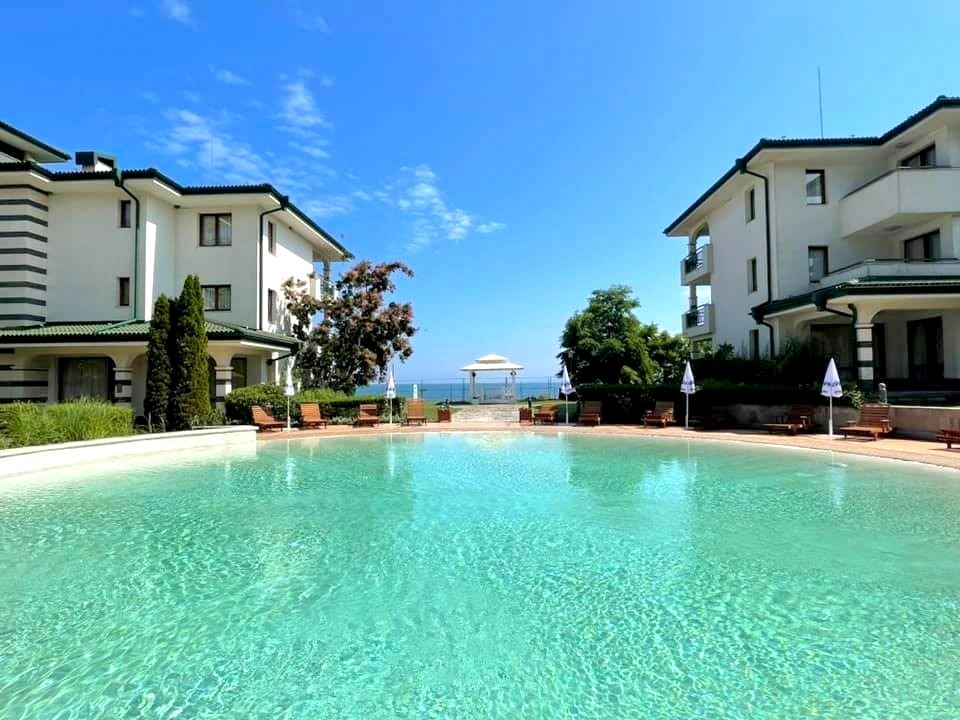 One-bedroom apartment on the first sea line in Ravda – luxury, nature, and impressive pool view