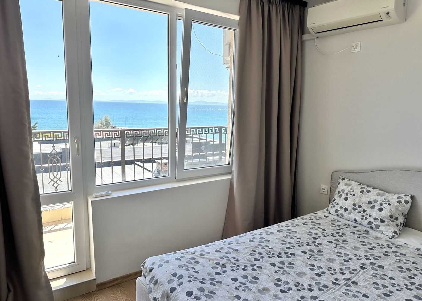 One-bedroom apartment on the first line with panoramic sea view in Nessebar