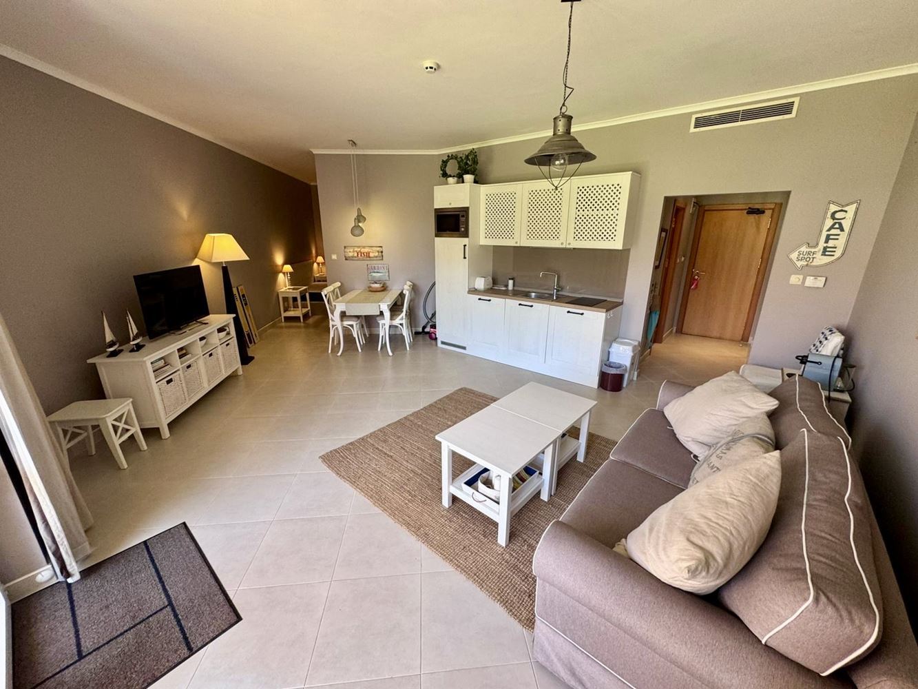 Luxury one-bedroom apartment in a prestigious first-line complex – comfort, style, and endless amenities