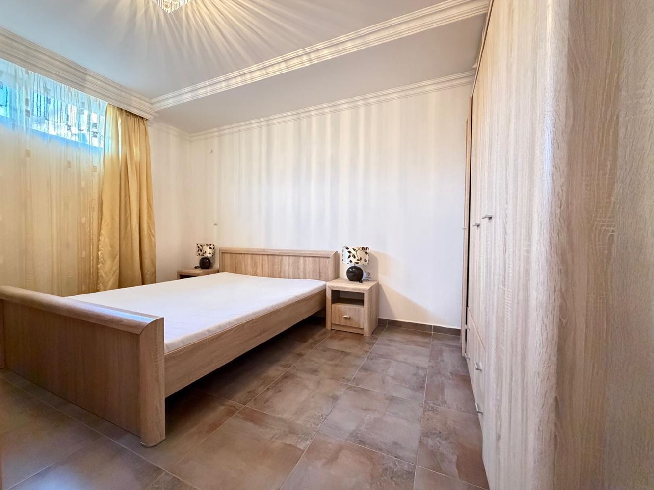 Comfortable One-Bedroom Apartment with Direct Pool Access – Ideal for Living and Investment