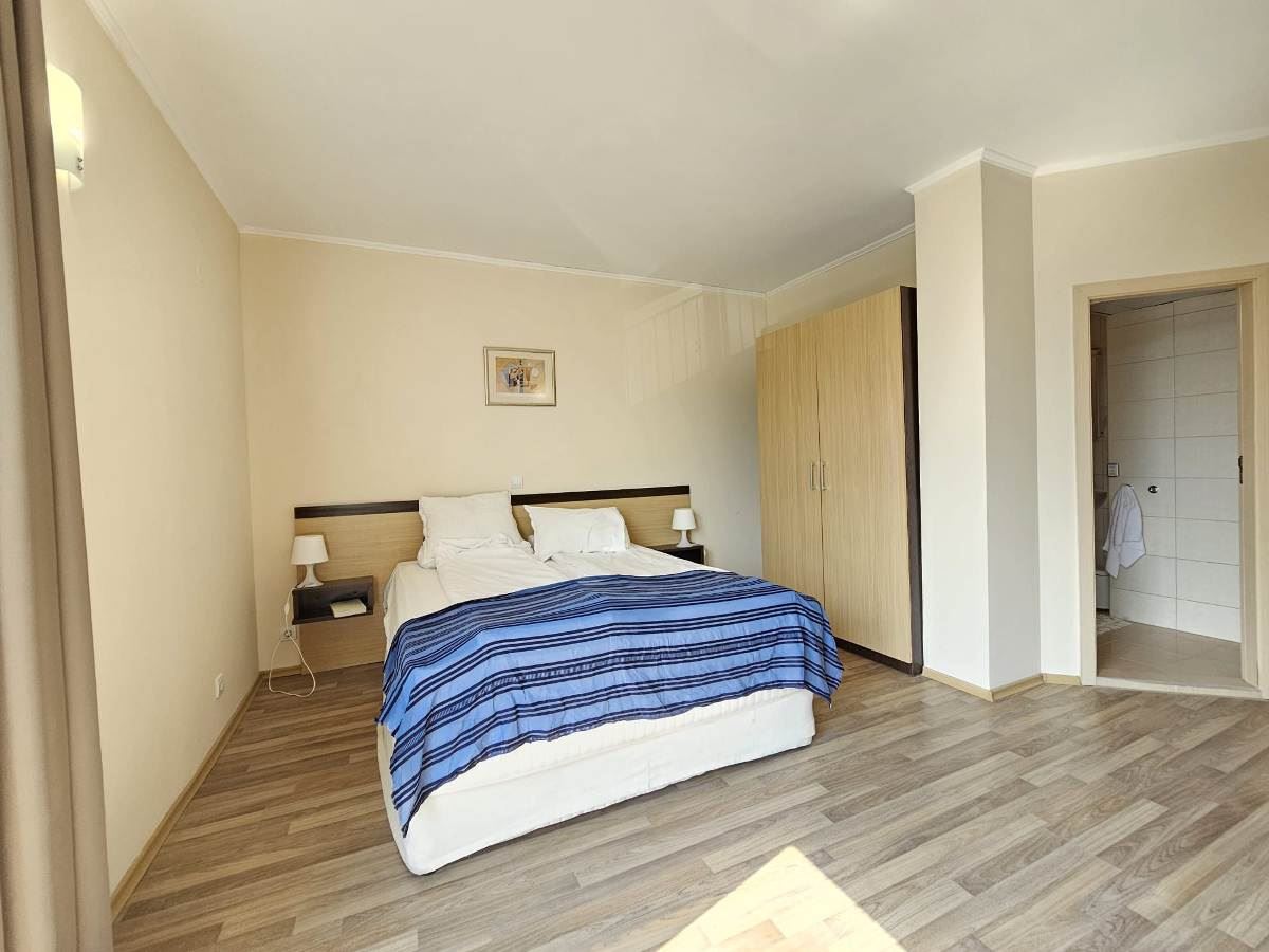 Luxury three-bedroom apartment on the beachfront in Obzor – panoramic sea and mountain views