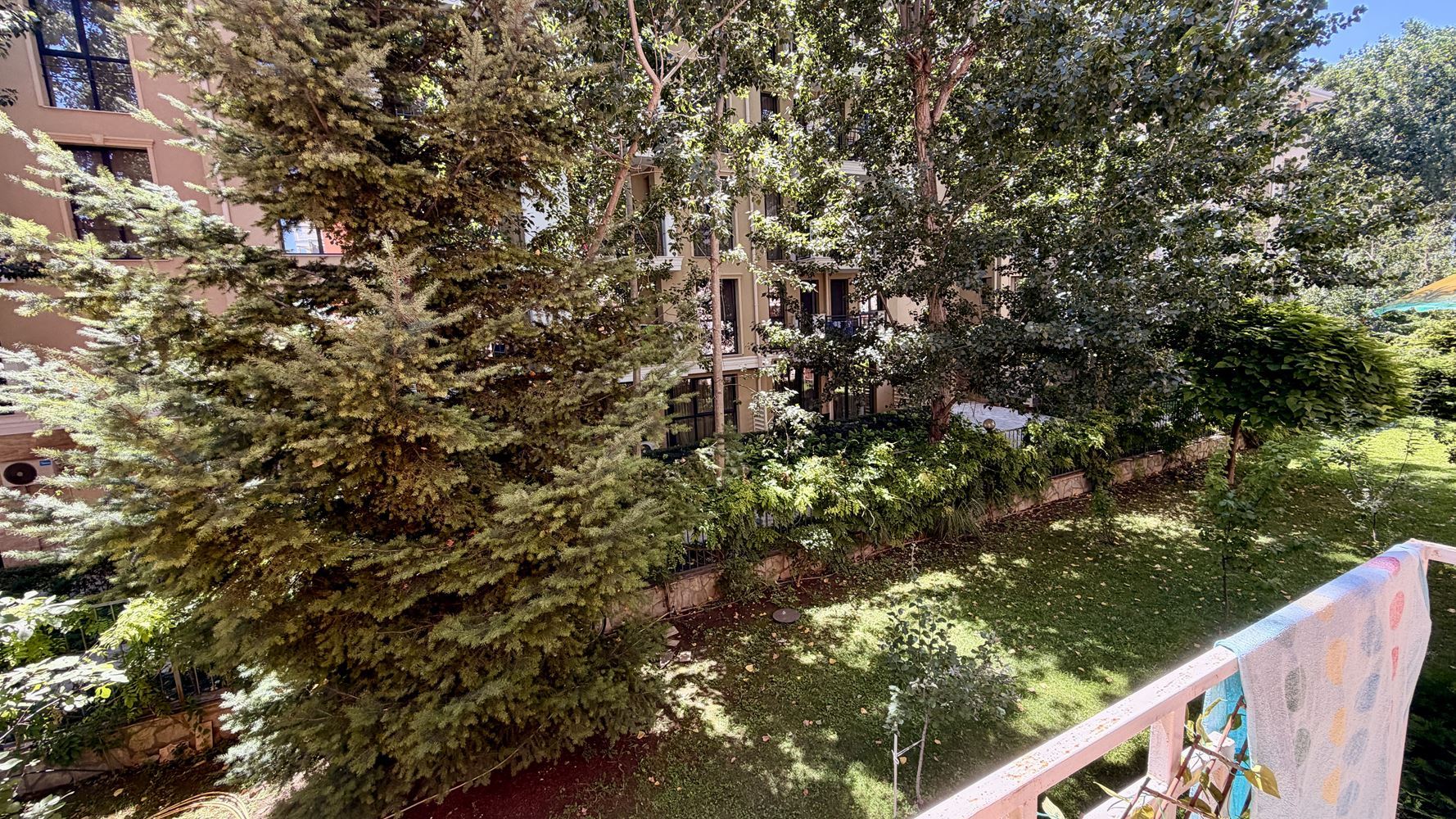 Cozy One-Bedroom Apartment with Pool View in a Quiet Area of Sunny Beach