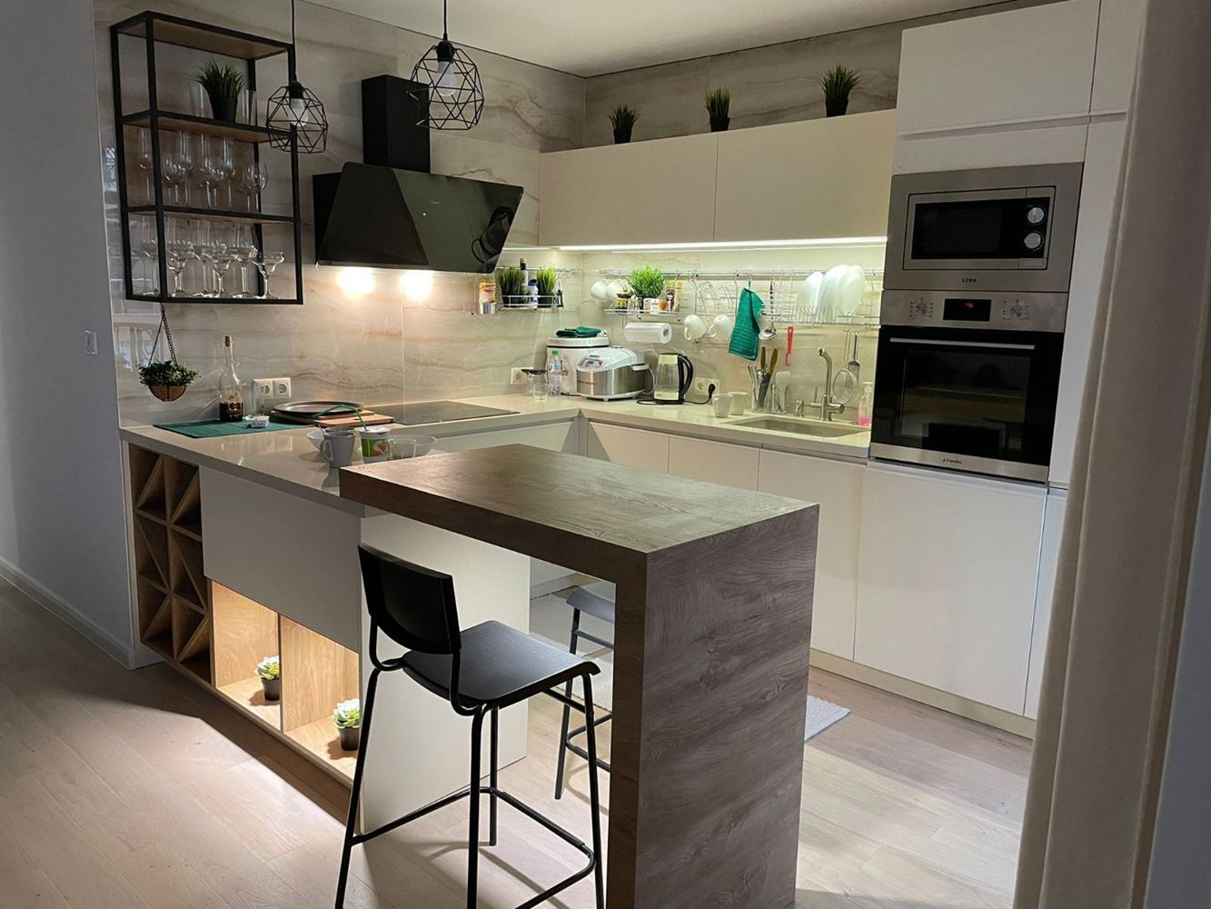 Spacious Five-Room Apartment with Sea Panorama in Pomorie – Comfort, Style and Functionality for a Large Family