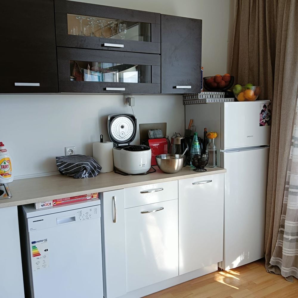 Spacious two-bedroom apartment with sea panorama in Ravda – just meters from the beach, fully furnished and with excellent investment potential
