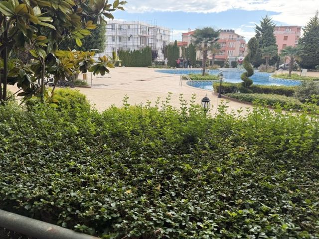 Spacious Three-Bedroom Apartment Close to the Sea with Excellent Complex Facilities