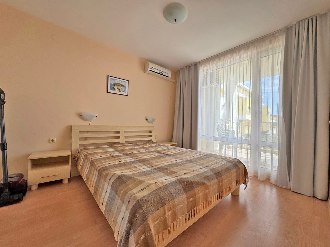 One-bedroom apartment with sea panorama and pool view in a prestigious complex in Sveti Vlas