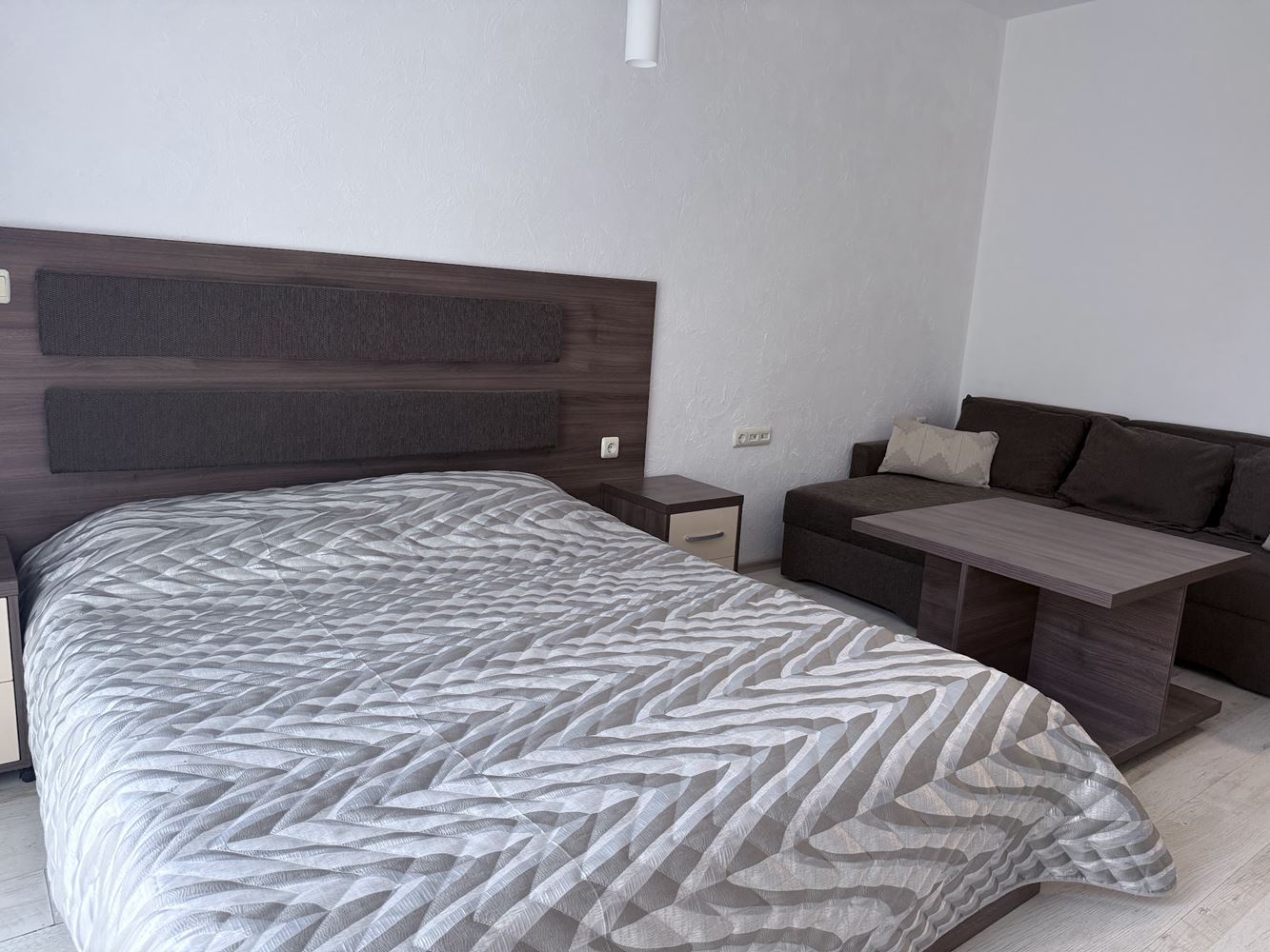Stylish Studio in Sunny Beach – Spaciousness, Convenience and an Excellent Location for Year-Round Living