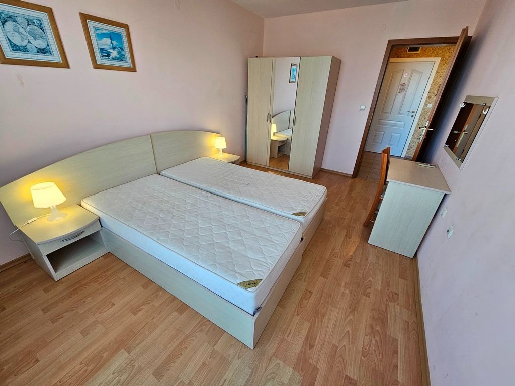 First line in Sveti Vlas – spacious apartment with two bedrooms and excellent infrastructure