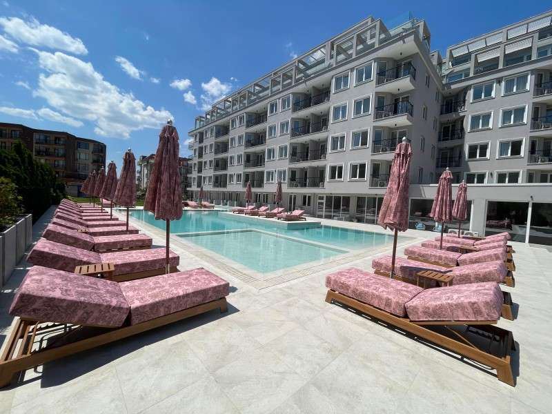 Sunny Beach – new two-bedroom apartment with large terrace and pool view