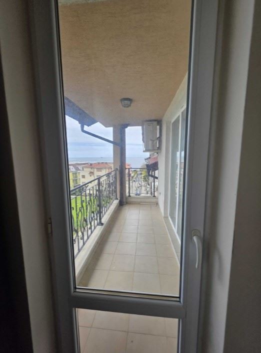 Spacious apartment with two bedrooms and sea view in Ravda