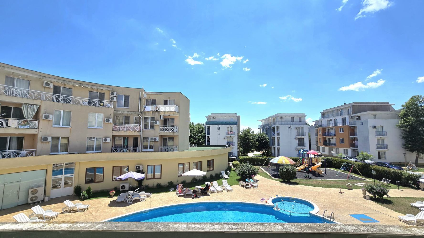 Cozy and Bright Studio with Pool View in Sunny Beach