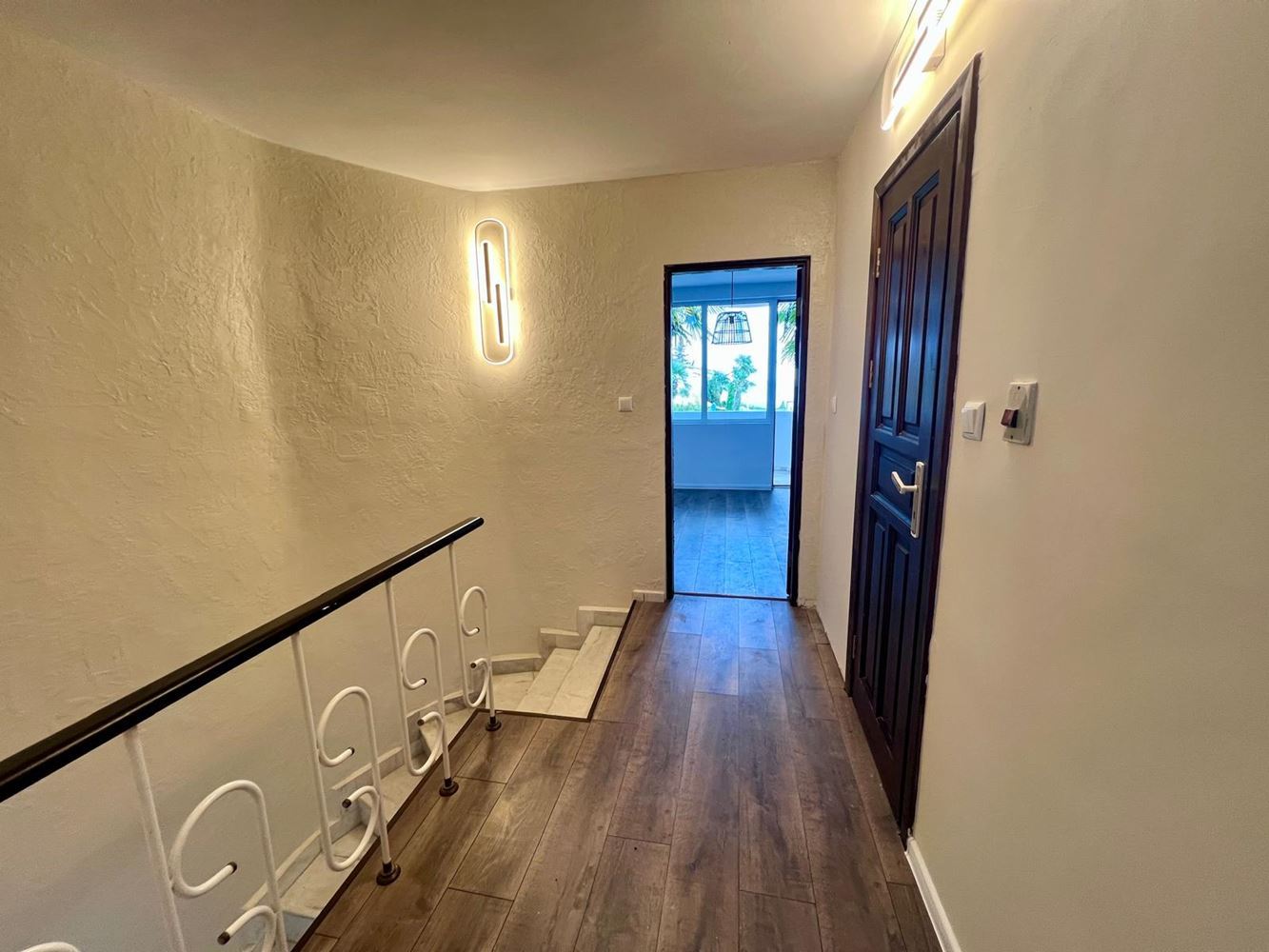 First-line sea property in Ravda – two-bedroom maisonette with sea view and private parking space