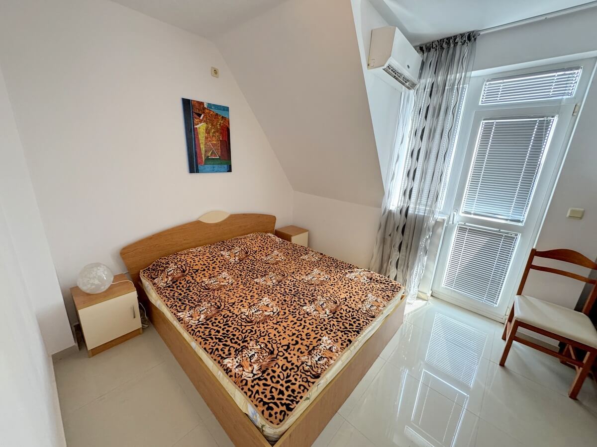 One-bedroom apartment in Ravda – fully furnished, in a residential building and 500 metres from the sea