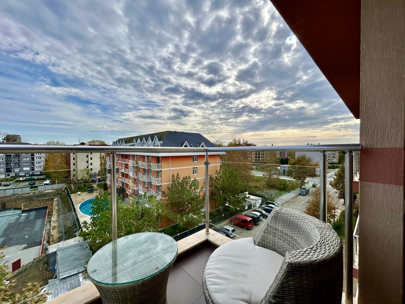 Bright and cozy studio with view of beautiful inner courtyard – comfort and tranquility in a modern complex