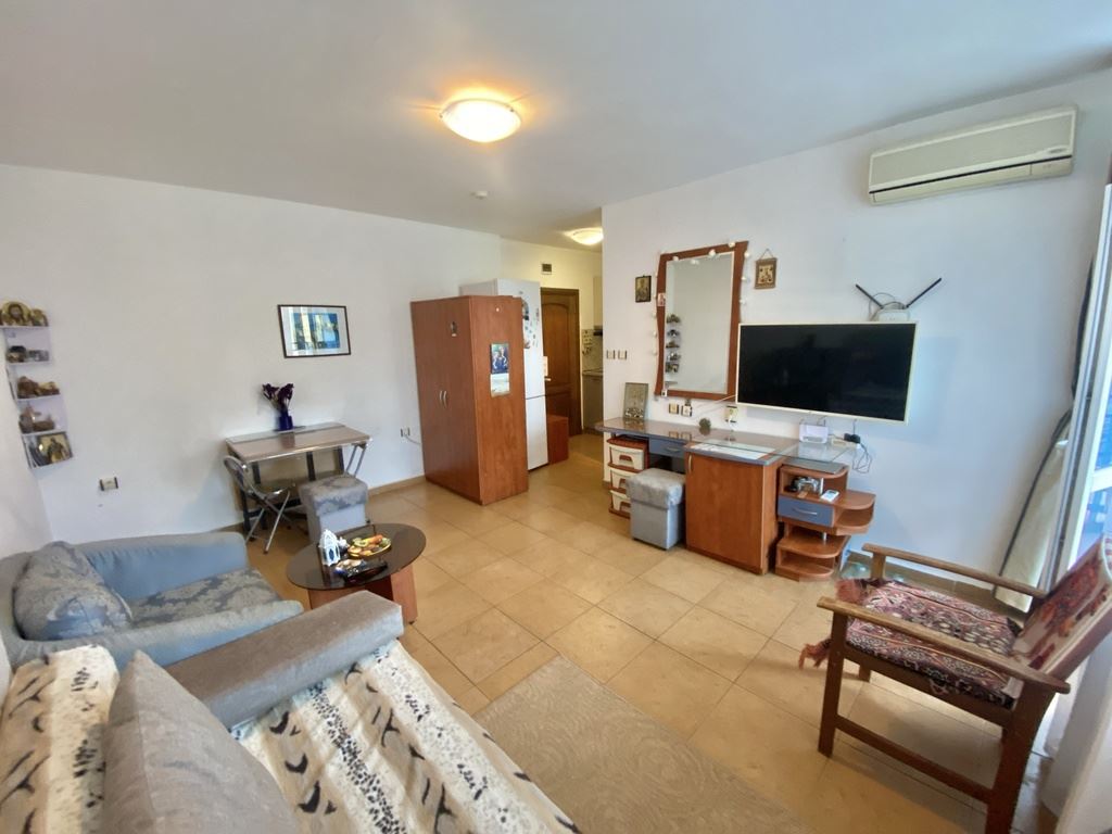 Sunny and cozy studio with no maintenance fee – Rusalka district, Sveti Vlas, 500 m from the sea