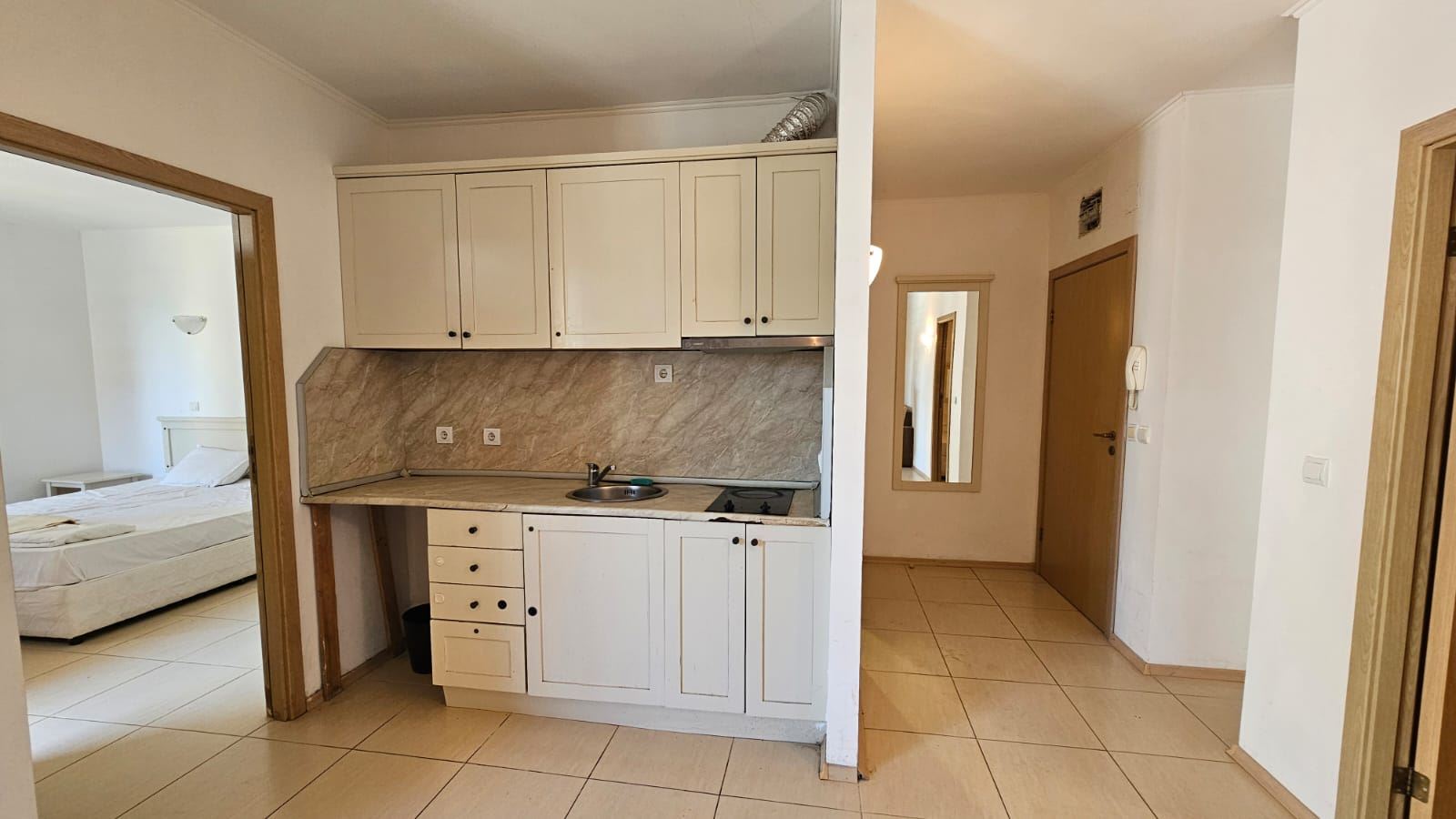 Two-Bedroom Apartment with No Maintenance Fee, Right Next to a Supermarket