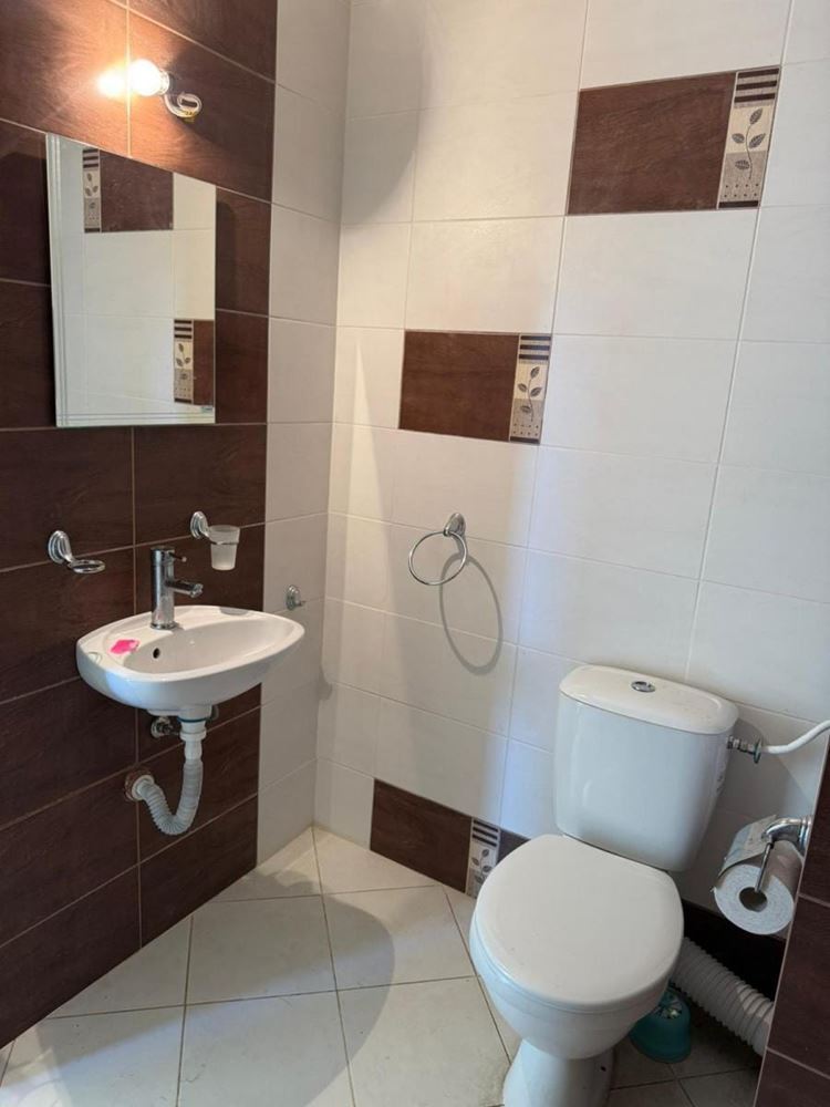 Spacious Two-Bedroom Apartment with Sea View, 500 m from the Beach in Chernomorets