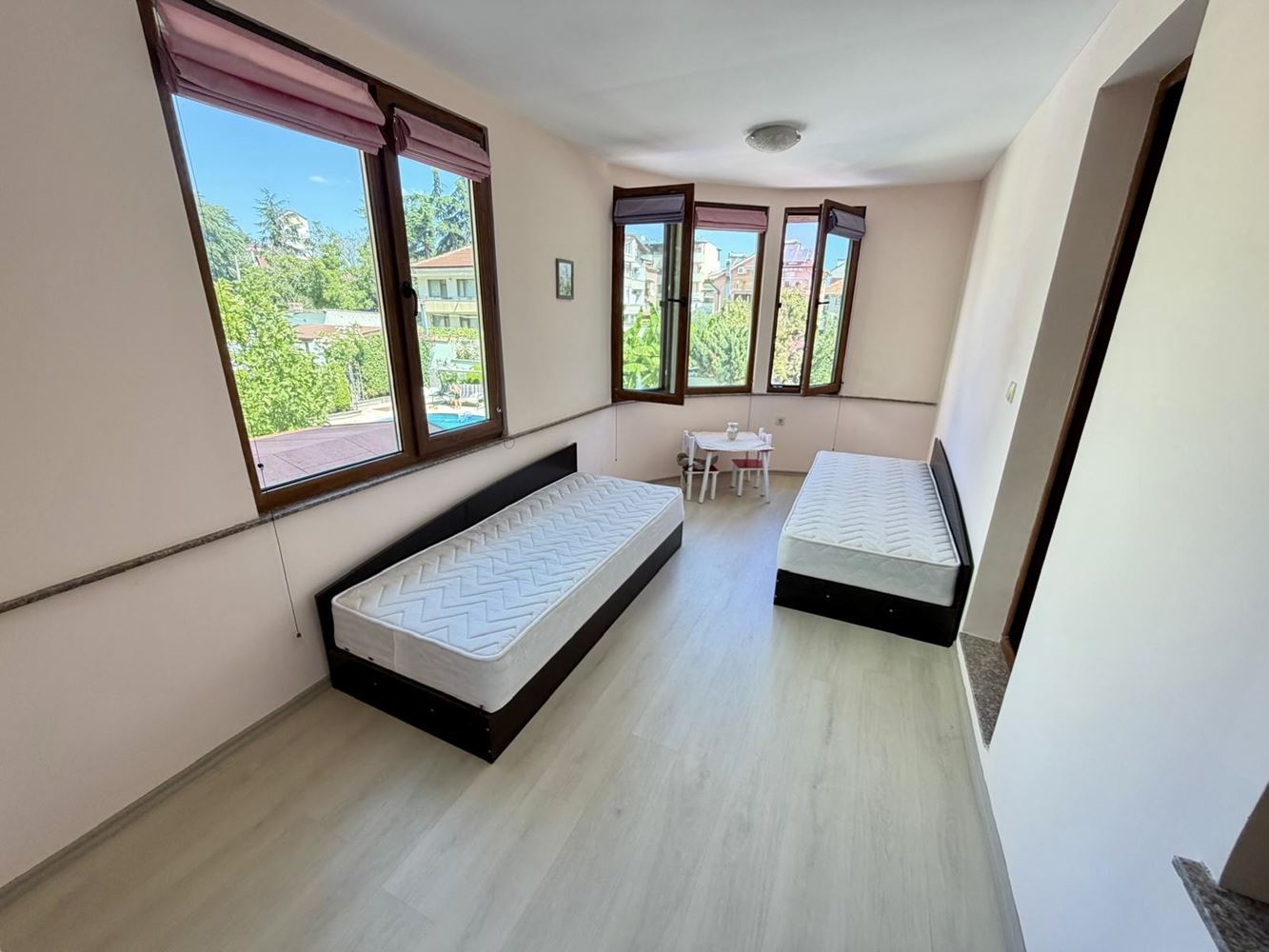 Sarafovo – Spacious One-Bedroom Apartment with Act 16, Minimal Maintenance Fee and Ready Furnishings