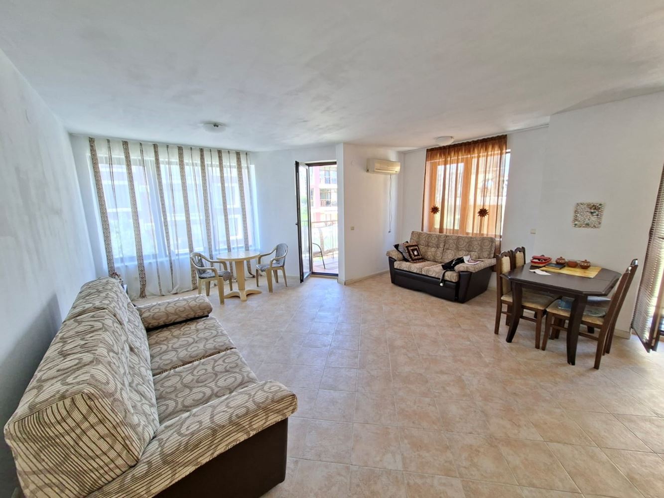 Spacious one-bedroom apartment in Sveti Vlas with no maintenance fee – excellent location, beautiful property by the sea