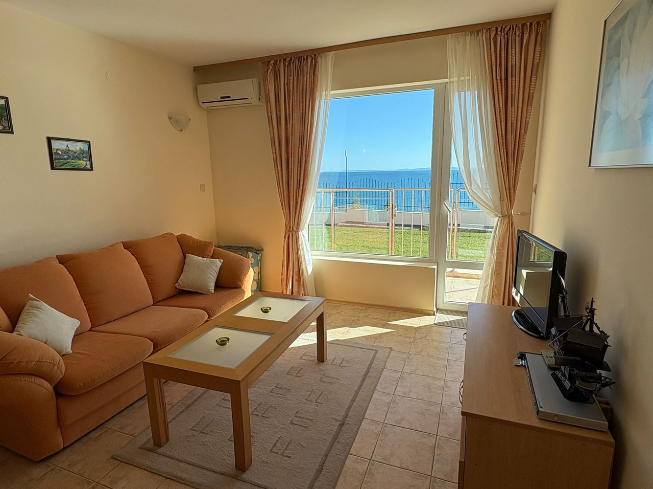 First Line in Sveti Vlas – Spacious One-Bedroom Apartment with Sea View