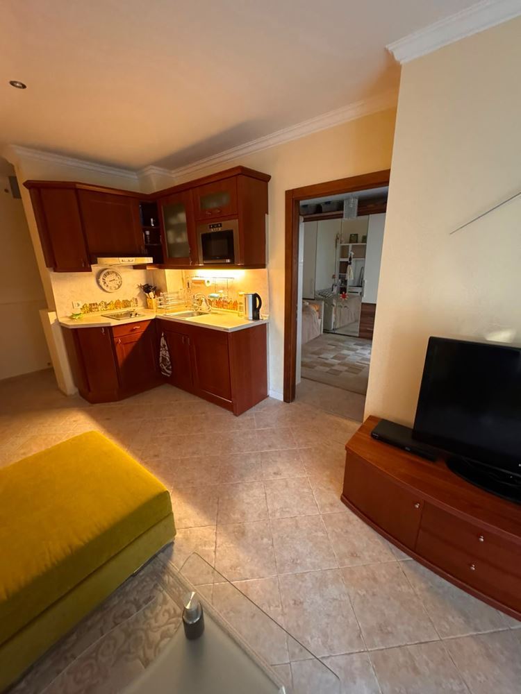 Three-room apartment with sea view surrounded by pine trees – luxury and tranquillity on the first line in Sozopol