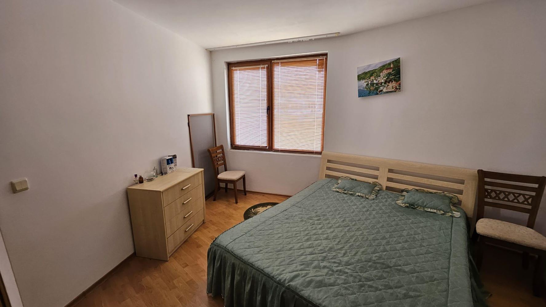 Three-room apartment with sea view only 50 meters from the beach in Byala – no maintenance fee