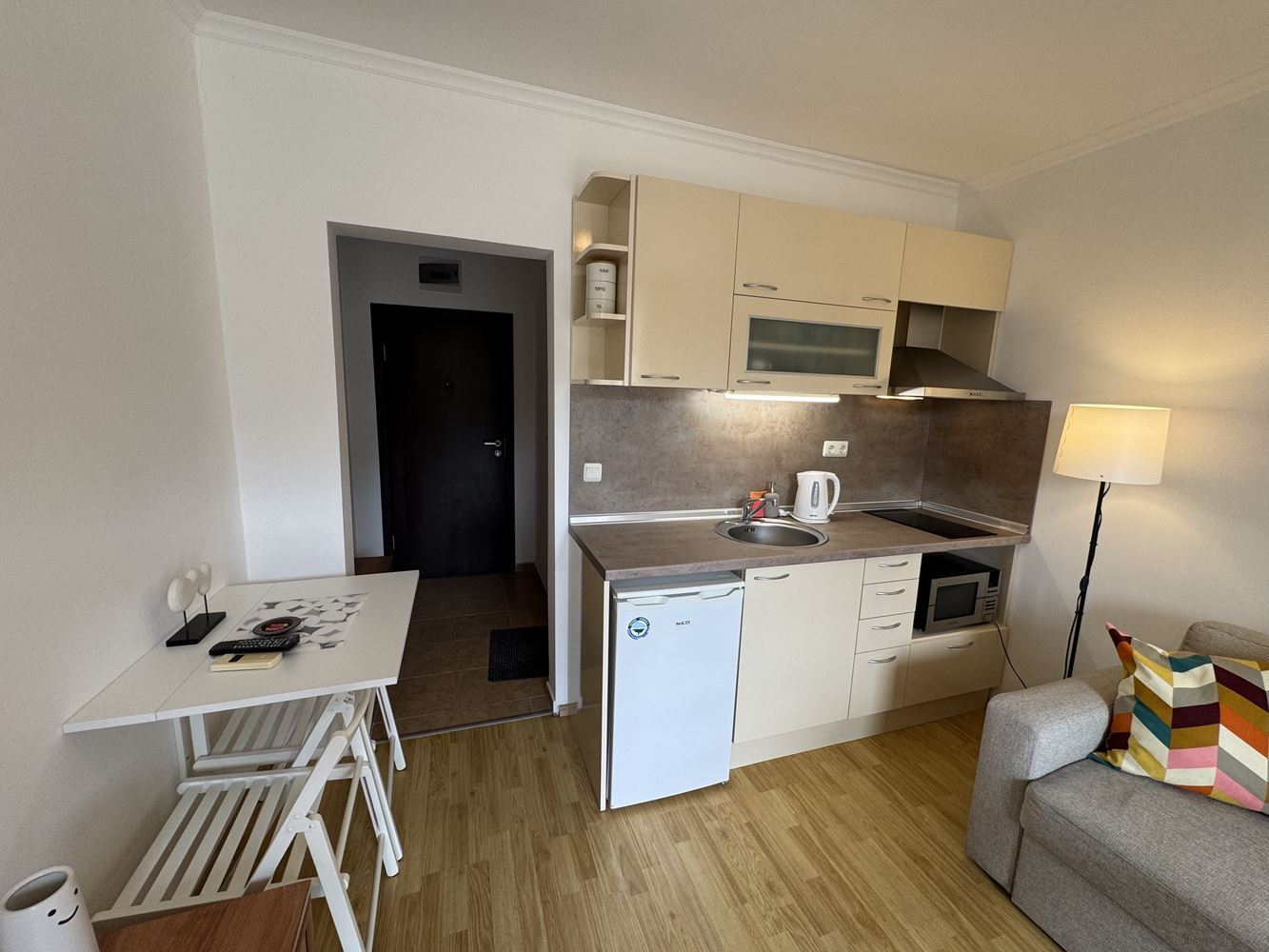 Cozy furnished studio in Elenite just steps from the sea