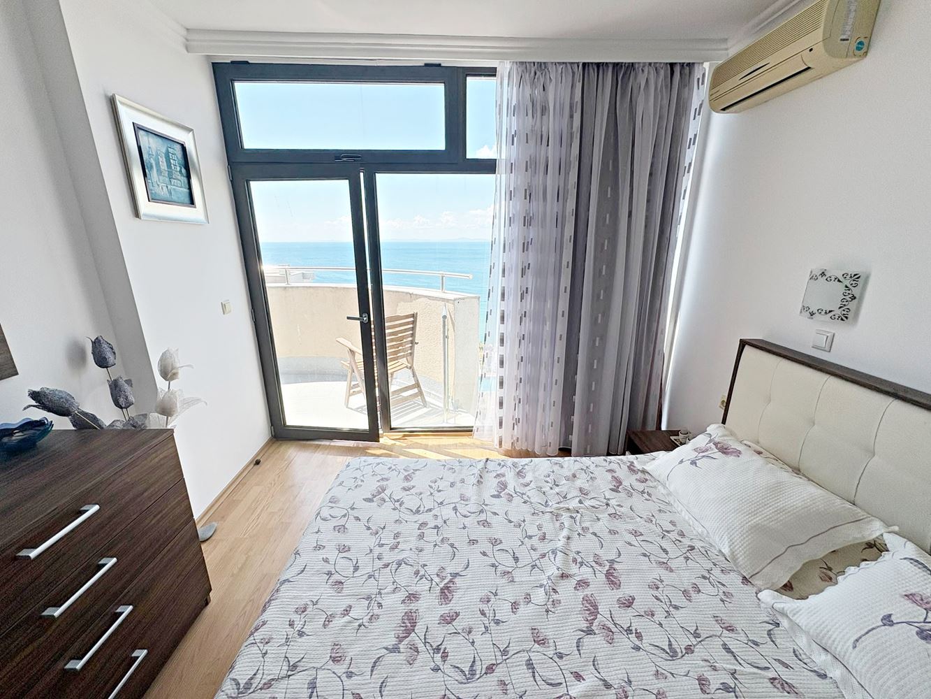 Luxury One-Bedroom Apartment with Panoramic Sea View on the First Line in Sveti Vlas
