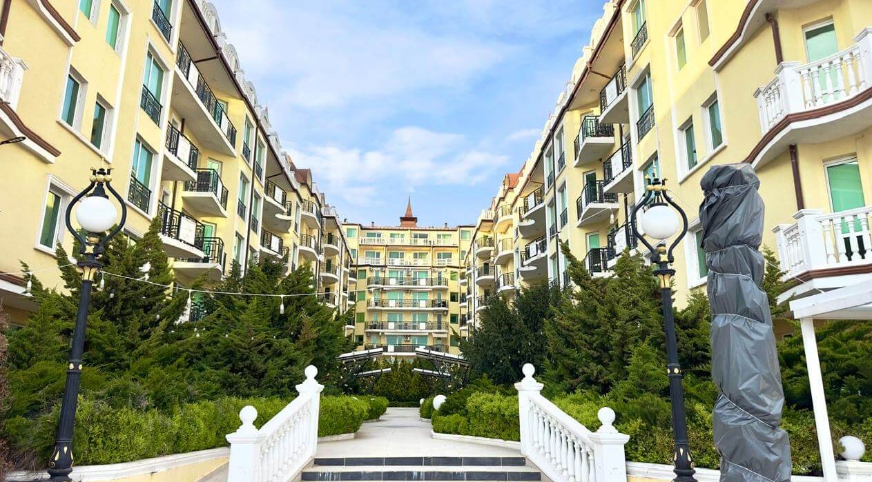 One-Bedroom Apartment on the First Line in Elenite – A Combination of Tranquility, Nature and Panoramic Sea Views