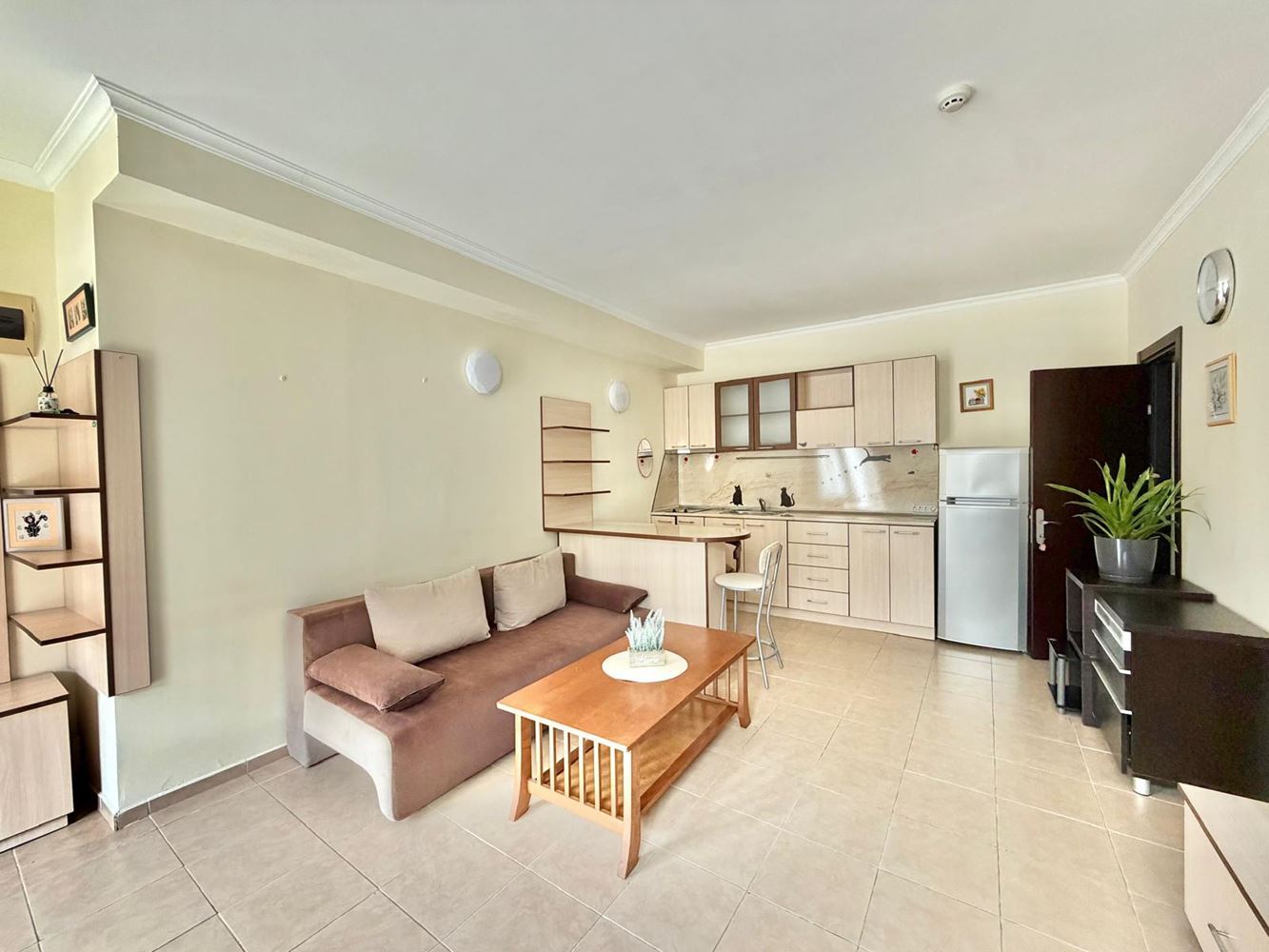 Spacious Apartment 300 Meters from the Beach in Sveti Vlas – Excellent Investment Opportunity with Possibility of Dividing into Two Homes
