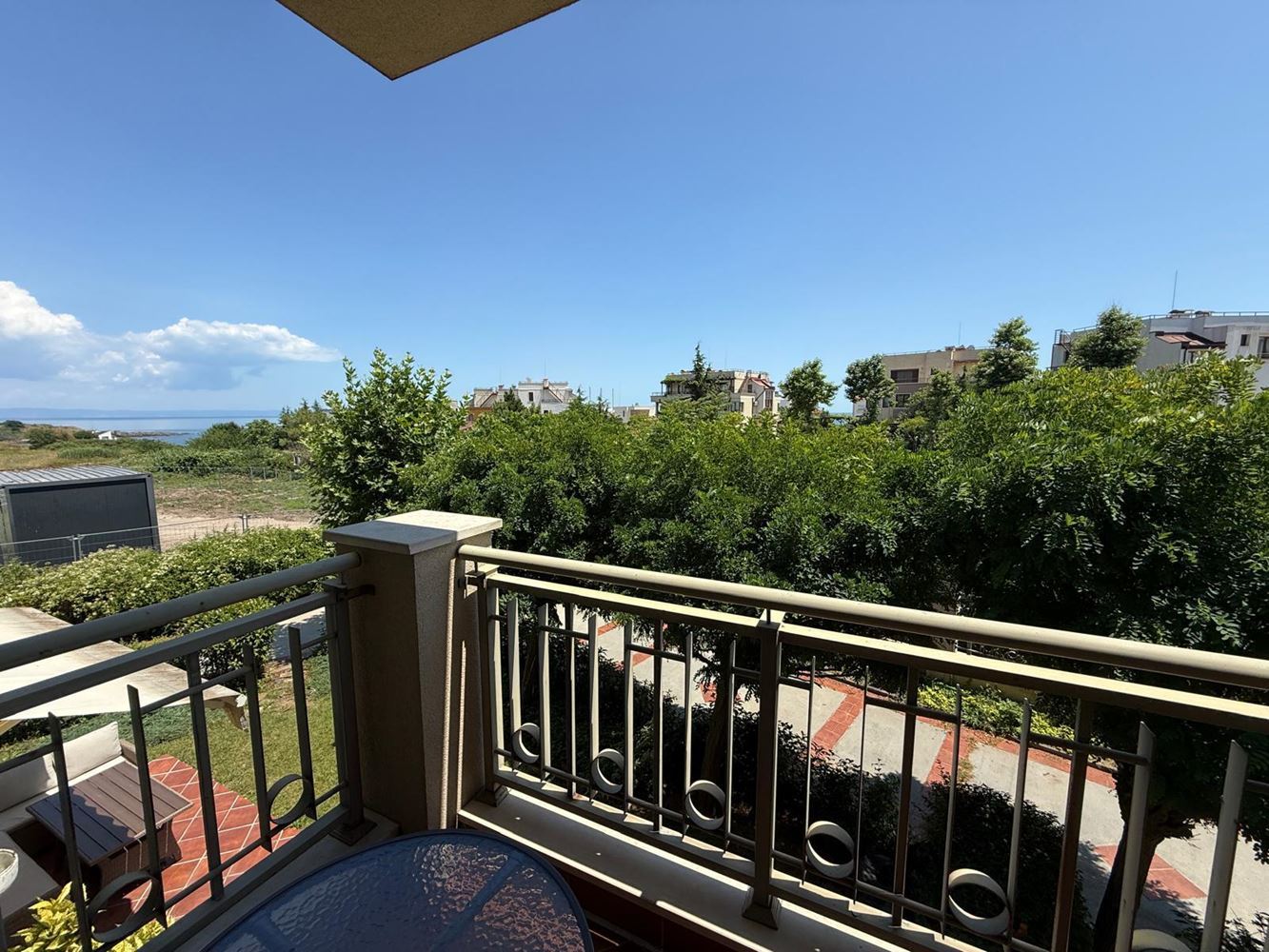 First Line in Chernomorets – Studio with Sea View