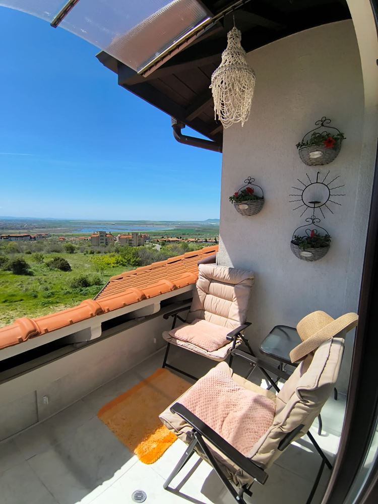 Renovated one-bedroom apartment with panoramic view in a modern complex near Sunny Beach