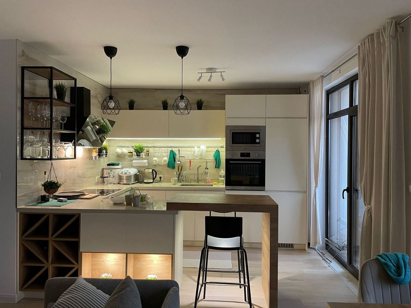 Spacious Five-Room Apartment with Sea Panorama in Pomorie – Comfort, Style and Functionality for a Large Family