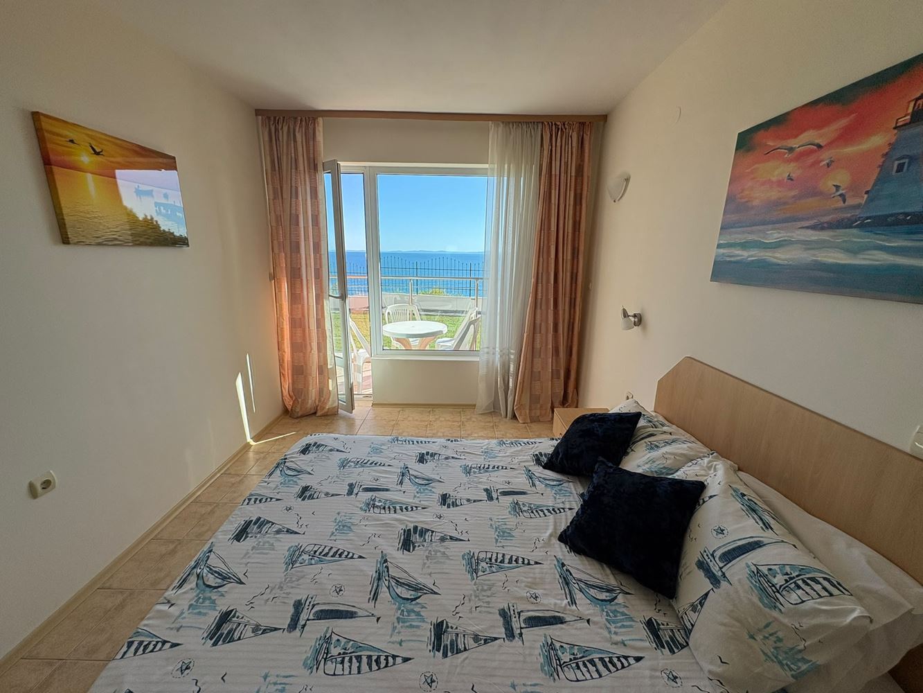 First Line in Sveti Vlas – Spacious One-Bedroom Apartment with Sea View