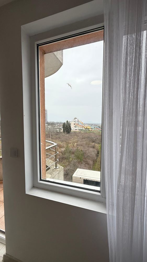 Spacious and Modern One-Bedroom Apartment with Full Amenities in Pomorie