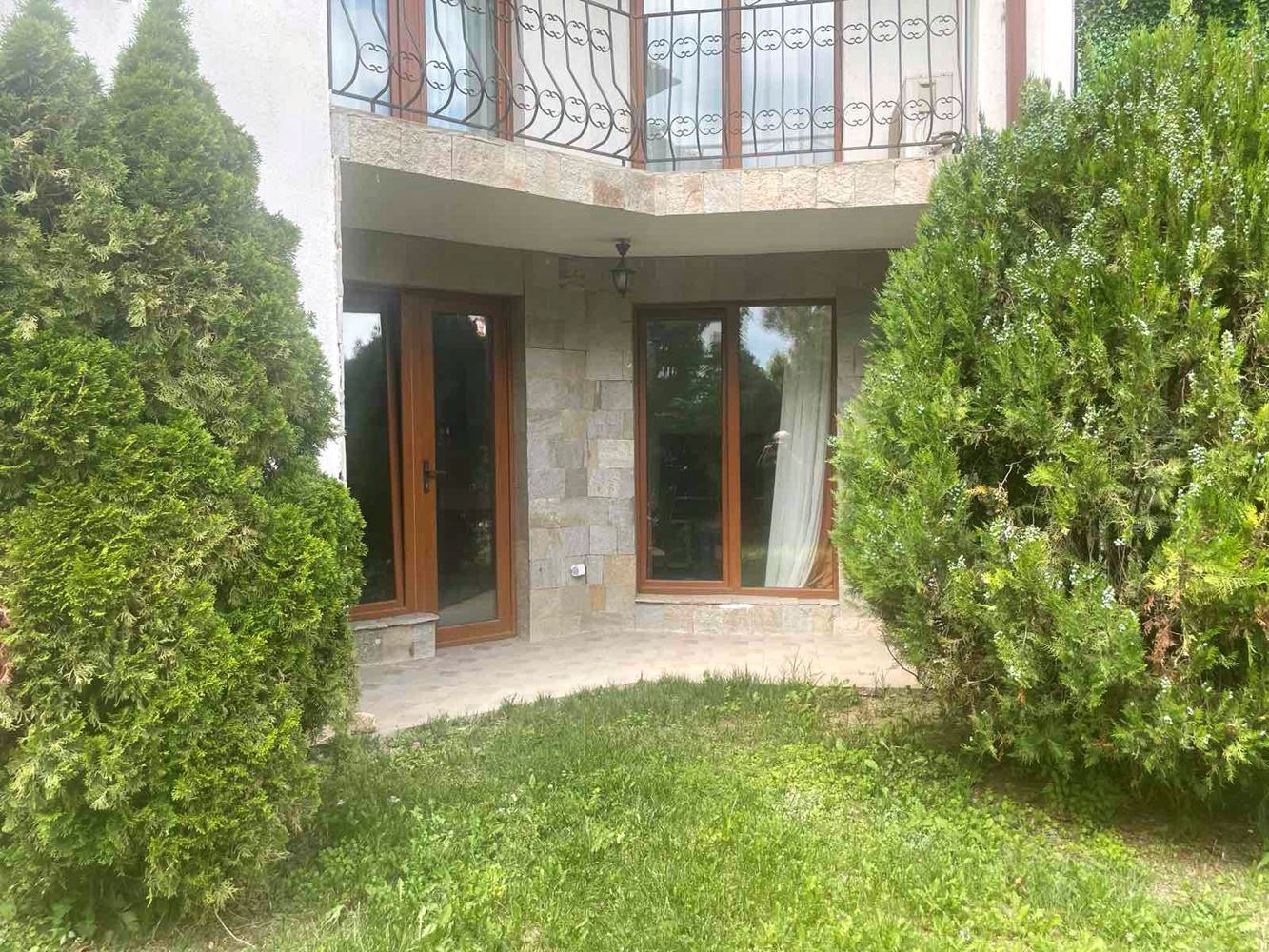 One-bedroom apartment with direct access to the pool in a complex in Sveti Vlas
