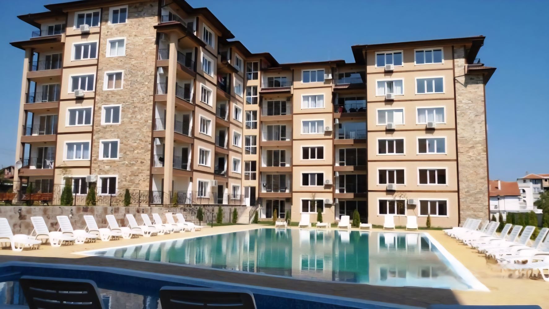 Space, Comfort and a Pool View – Your New Home in Ravda