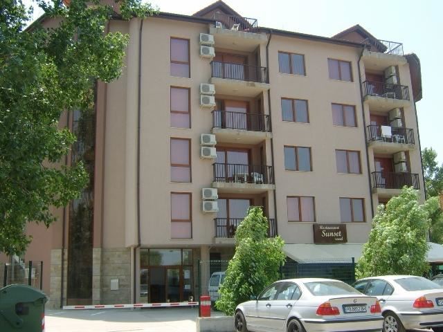 Apartment in a Complex in Sunny Beach with Swimming Pool, Restaurant and Low Maintenance Fee