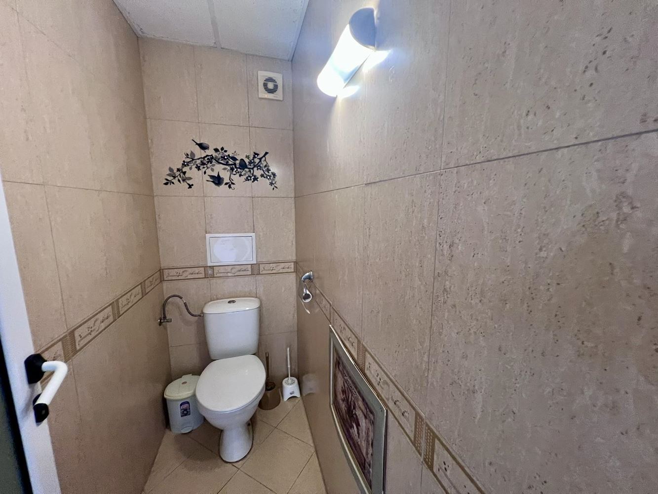 Spacious three-room apartment with two bedrooms and pool view in Sunny Beach