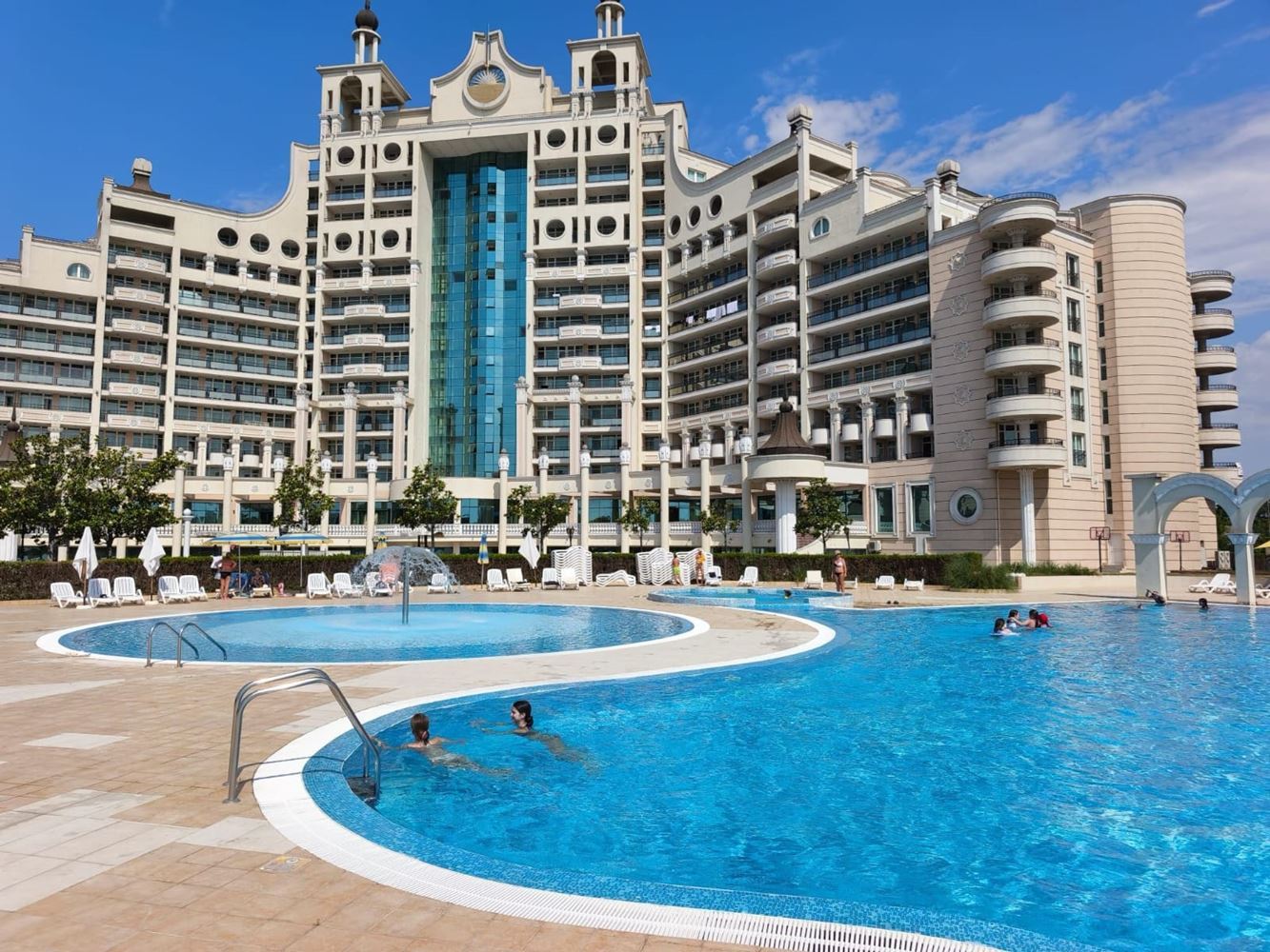 Luxury One-Bedroom Apartment on the First Line in Pomorie – Comfort and Seaside Atmosphere