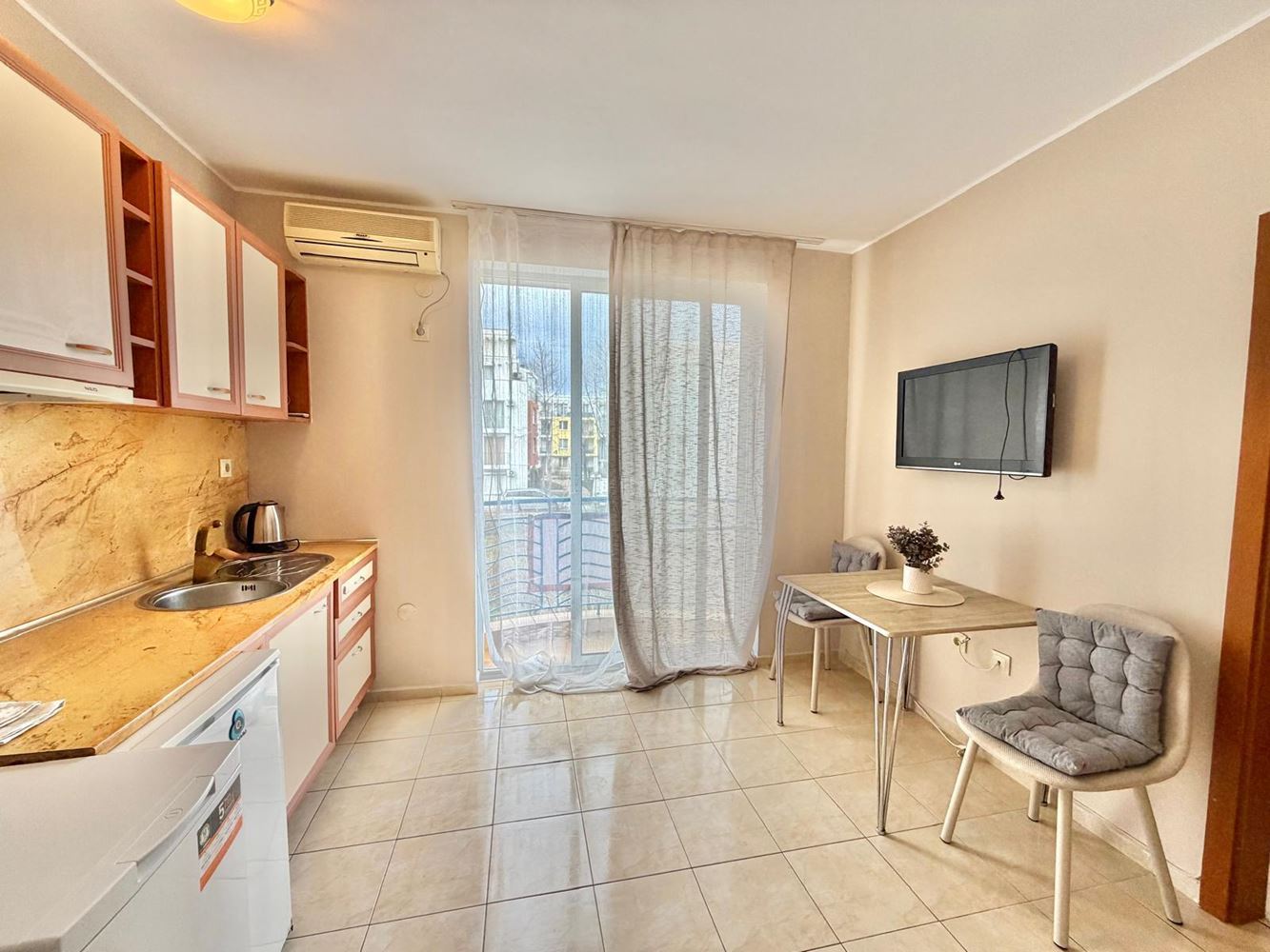 Cozy and stylishly furnished apartment in Sunny Beach with an excellent location