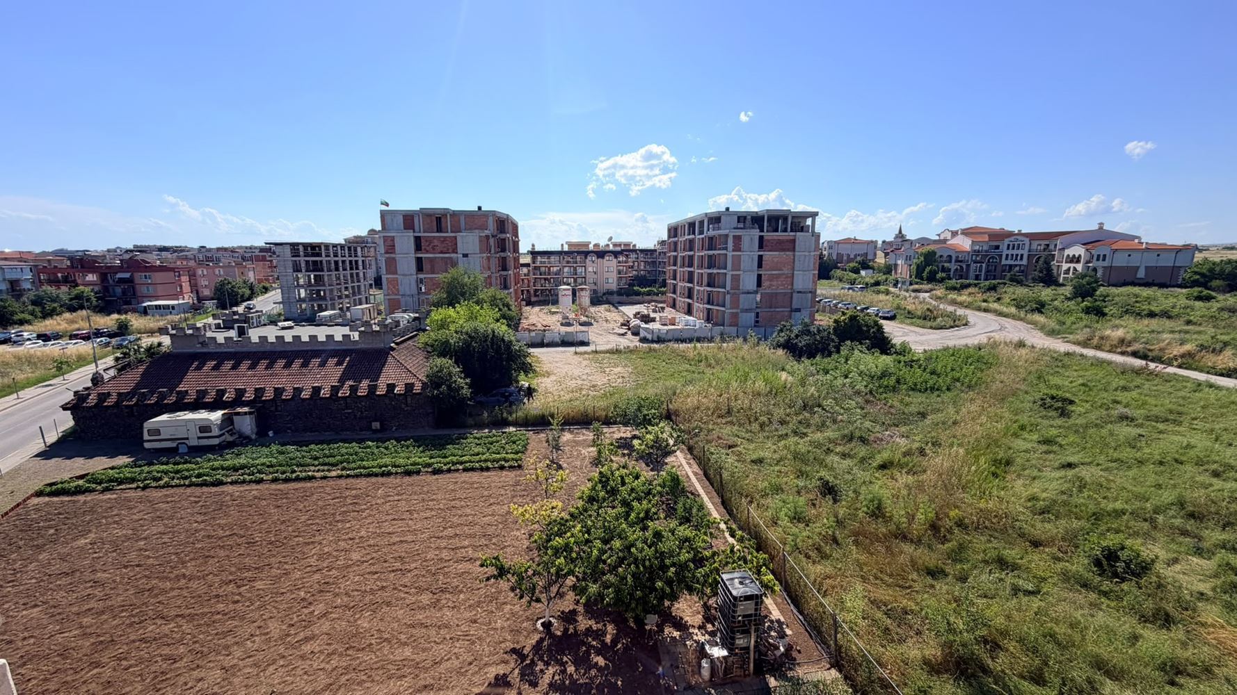 Two-room apartment with panoramic sea view, just a step away from the sea in Ravda